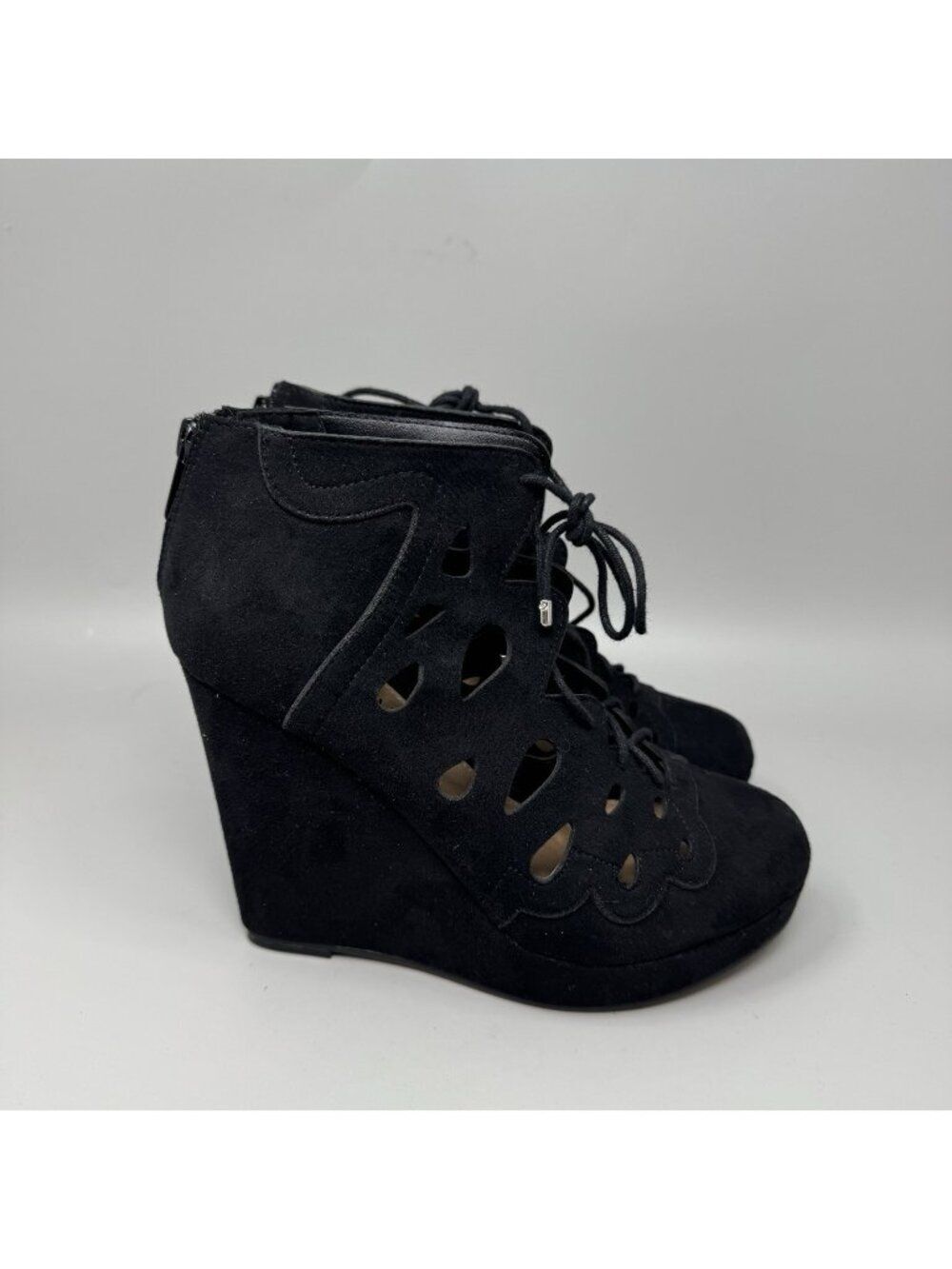 Torrid Black Lace Up Platform Block Heels Closed Toe Size 6 Women’s